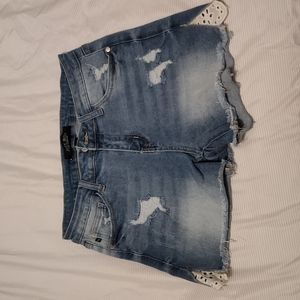 *Judy Blue - Jean Shorts- Size 28- BRAND NEW